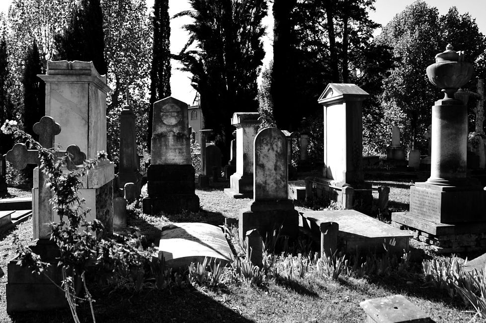 Cimitero degli Inglesi in Florence: memento mori - Within Florence